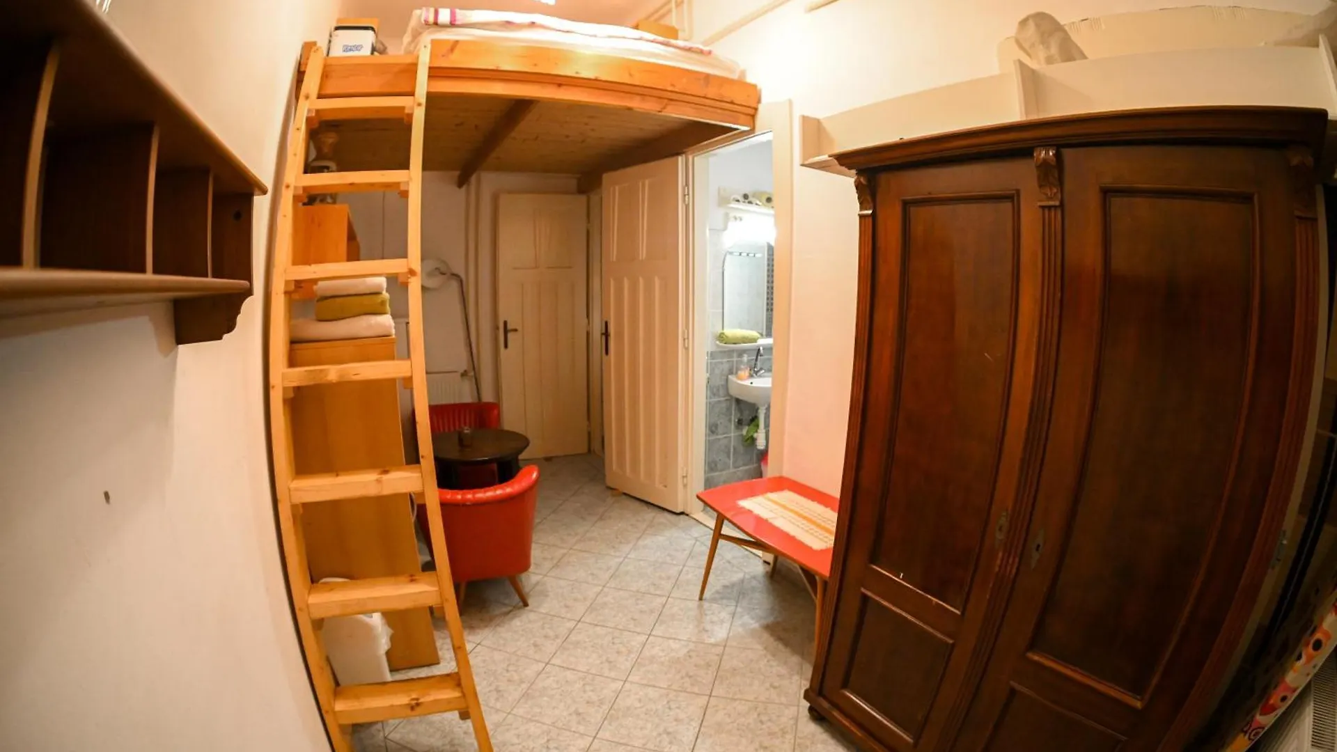 Downtown Cozy Private Studio For 1-2 People Apartment Budapest