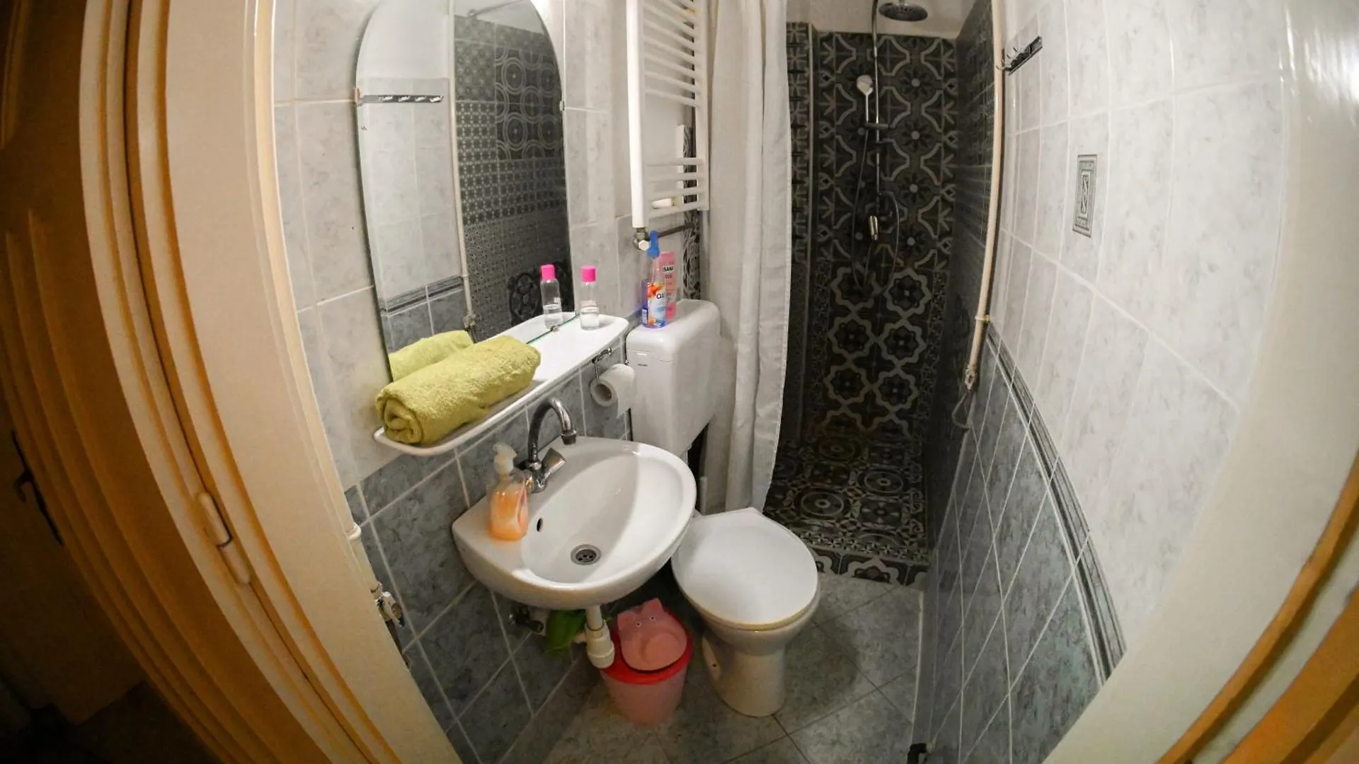 アパート ブダペストDowntown Cozy Private Studio For 1-2 Peopleアパートメント